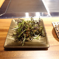 くずし鉄板 あばぐら 恵比寿店 - 黒毛和牛100％ハンバーグ御膳180g1,490円、赤水菜のサラダ