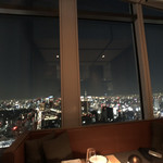 ザ タヴァン グリル＆ラウンジ - 