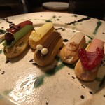 ザ タヴァン グリル＆ラウンジ - 