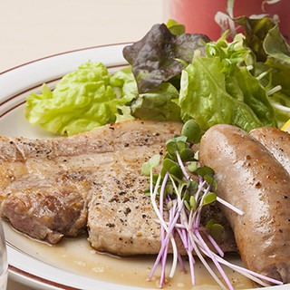 Menu using Sasuke pork, a brand of pork with a distinctive melt-in-your-mouth flavor