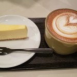 フゾンカガ カフェアンドスタジオ - チーズケーキ　Espresso Latte