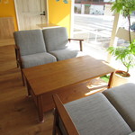ウマルカフェ - テーブル席