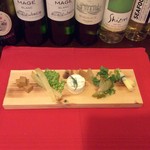 北欧のチーズと自家製ピクルス