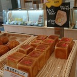 豊島屋 イートインコーナー