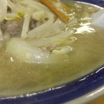 味の三平 - 味噌ラーメンのアップ　【　２０１１年１０月　】