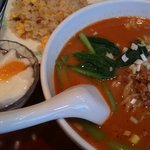 王家菜館 - 坦々麺と半チャーハン、杏仁豆腐