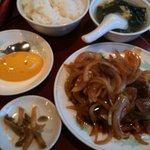 王家菜館 - 豚レバーと玉葱の辛味炒め