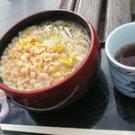 Kankouzou Maebai Ten Kusunoki - 菊花のせたぬきうどん、しかもお茶付き！