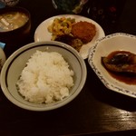 Shiyubou Yasu - ご飯、おかず2、味噌汁で610円