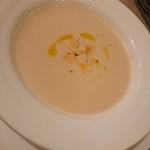 ア・ラ・メゾン - カブと柚子のポタージュ。
                                ほんのり良い香り(*ﾟдﾟ*)