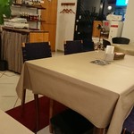 ア・ラ・メゾン - 店内・テーブル席