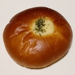 ベーカリートレント - たまごパン（108円）