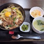 ラム酒場 羊美亭 - ラムスタミナ丼セット 600円