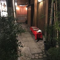 よし梅 人形町本店 - 奥に入口