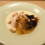 虎白 - いちごアイスに黒糖の寒天寄せ