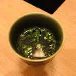 濱田屋 - この一杯目のスープでメロメロ。柚子胡椒入れても美味し。お酒よりコレが進む。