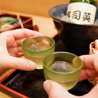 寿司英 - オリジナルラベルの日本酒で乾杯♪
