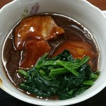 Ichiba Shokudou - 角煮４枚に椎茸も潜んでいました
                        味付けは甘め