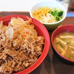 すき家 - 牛すき焼丼690円＋サラダセット150円