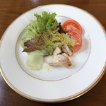 トラットリア トマト - レタスとトマト、ヤーコン、鶏もも肉の前菜