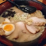 札幌らーめん大地 - 味噌ラーメン=880円