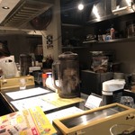 塩生姜らー麺専門店 MANNISH - 店内1