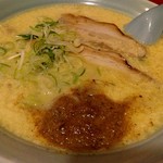 龍の子 - 玉子とじらーめん(800円)。醤油と塩から選べるよ。