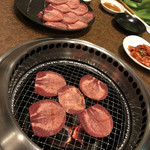 Sumibi Yakiniku Shinka - 塩タン  ２人前
                        
                        