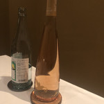 AZUR et MASA UEKI - ロゼのボトル