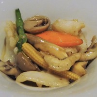 チャイニーズ 芹菜 - 紋甲イカとセロリの塩味炒め(ハーフ）