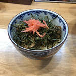 中華そば専門 とんちぼ - 豚ばらナンコツごはん、300円。