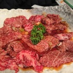 炭火焼き肉 一億兆 - 