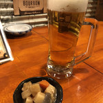 串之家 - 《生ビール・ジョッキ》税別530円
            《お通し・席料》税別300円