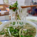 Bà Vui - BUN GA 25000VND（125円）