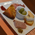 ワインバー バッカス - ハッピーアワーセット（１，１００円＋３００円）の『盛り合わせ』２０１９年１月