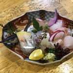 旬ものと日本酒 とみ笑 - 刺身盛合せ