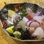 旬ものと日本酒 とみ笑 - 刺身盛合せ