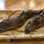 旬ものと日本酒 とみ笑 - イワナの炭火焼き