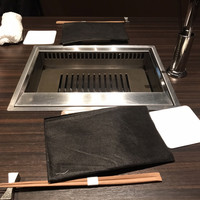 焼肉うしごろ 銀座並木通り店 - 綺麗な鉄板