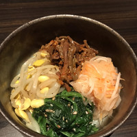 焼肉うしごろ 銀座並木通り店 - ナムルの盛り合わせ