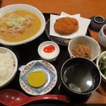 もつ焼き いしん - ・「もつ煮ランチ(¥850)」