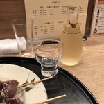 鳥つね自然洞 - 鷹勇