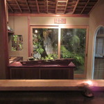 未在 - 店内、灯りは菜種油