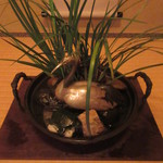 未在 - 活花にも、縁起の良い鶴と亀