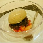 蓬左茶寮 - ＝苺と加賀棒ほうじ茶アイスのぜんざい＝