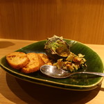 RISTORANTE IL NODO - 活サザエ 鎌倉ジャガイモ アーモンドバター 壺焼き