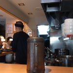 つけ麺 道 - テレビにも出たご主人　麺やこうじグループ特有の丸刈り頭です