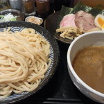 つけ麺 道 - 「特製つけ麺」（950円）＋中盛（50円）