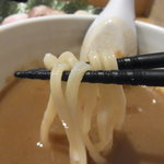 つけ麺 道 - つけ汁に浸けると・・・最高