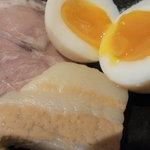 つけ麺 道 - 次は具を入れよう